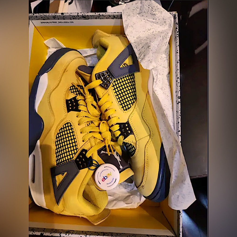 Jordan 4 Retro ‘Lightning’